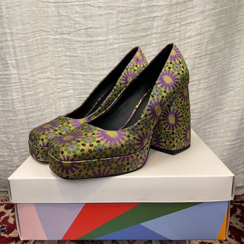 Katy Perry "Uplift Pump"